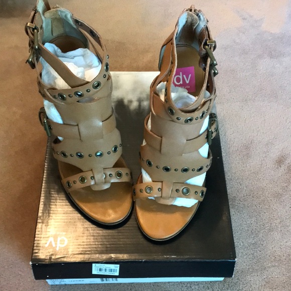 Dolce Vita Natural Leather Sandals. Size 9 - Picture 2 of 6